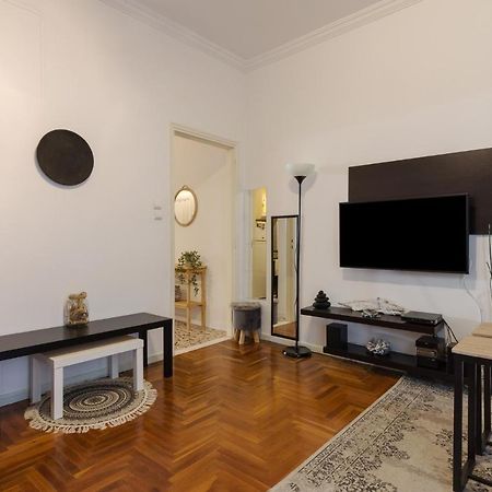Classic And Modern Apartment In Athens Exterior photo